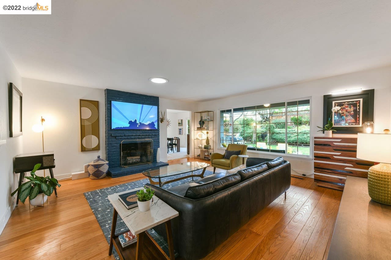 1280 Vistagrand Dr
