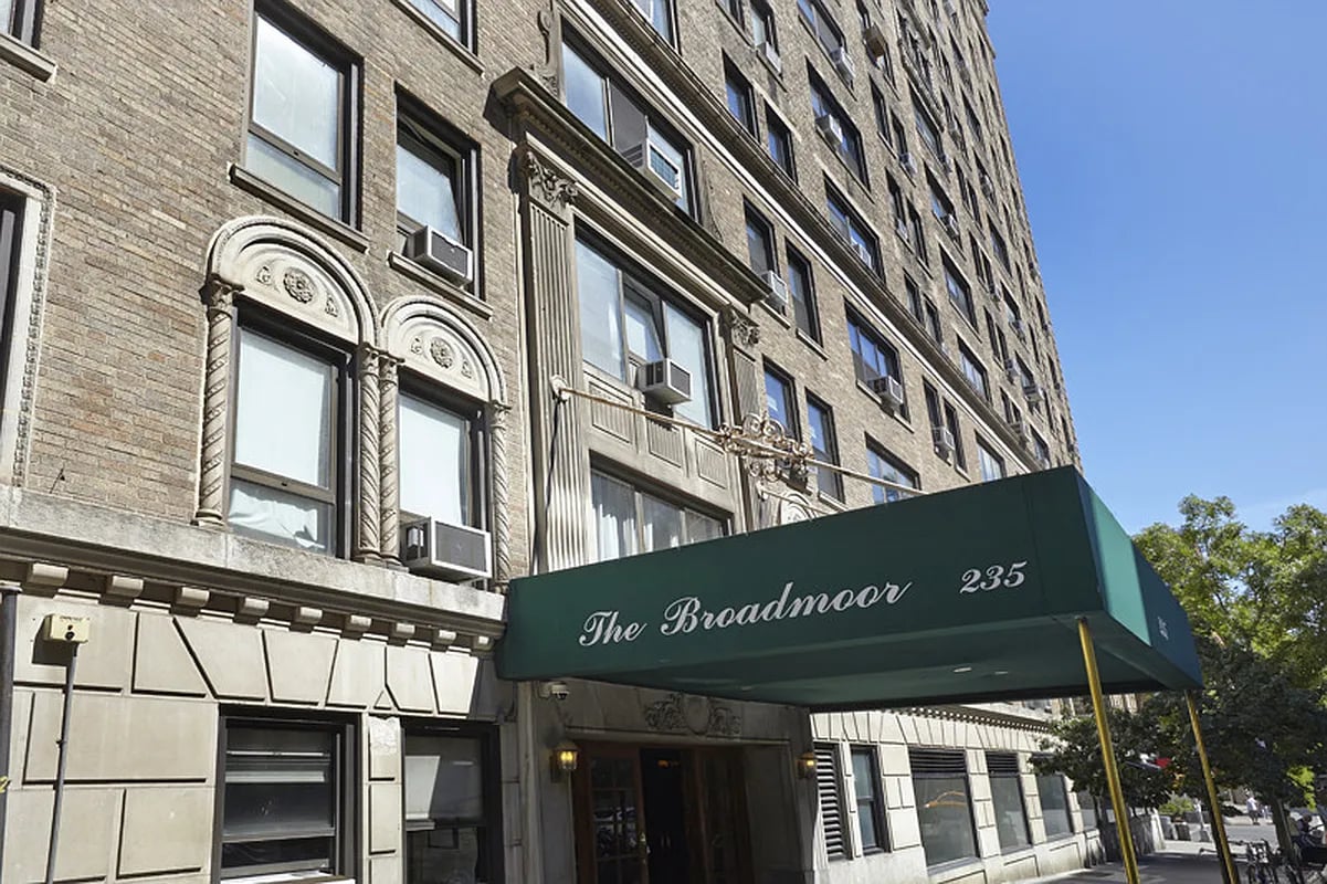 235 W 102nd St, #15V