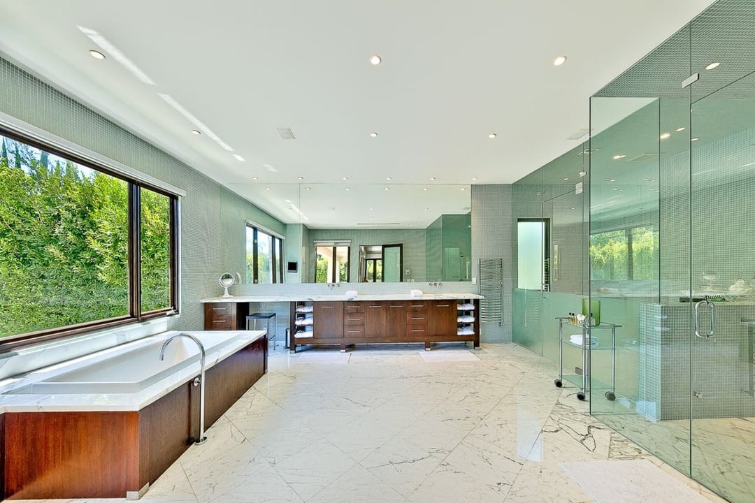 Cascade Grandeur