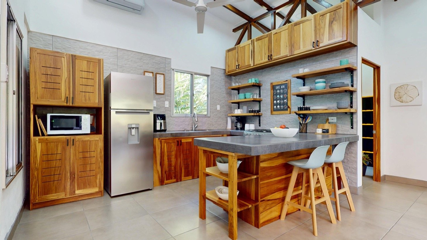 2 Bedroom Solar Home with Creek Frontage