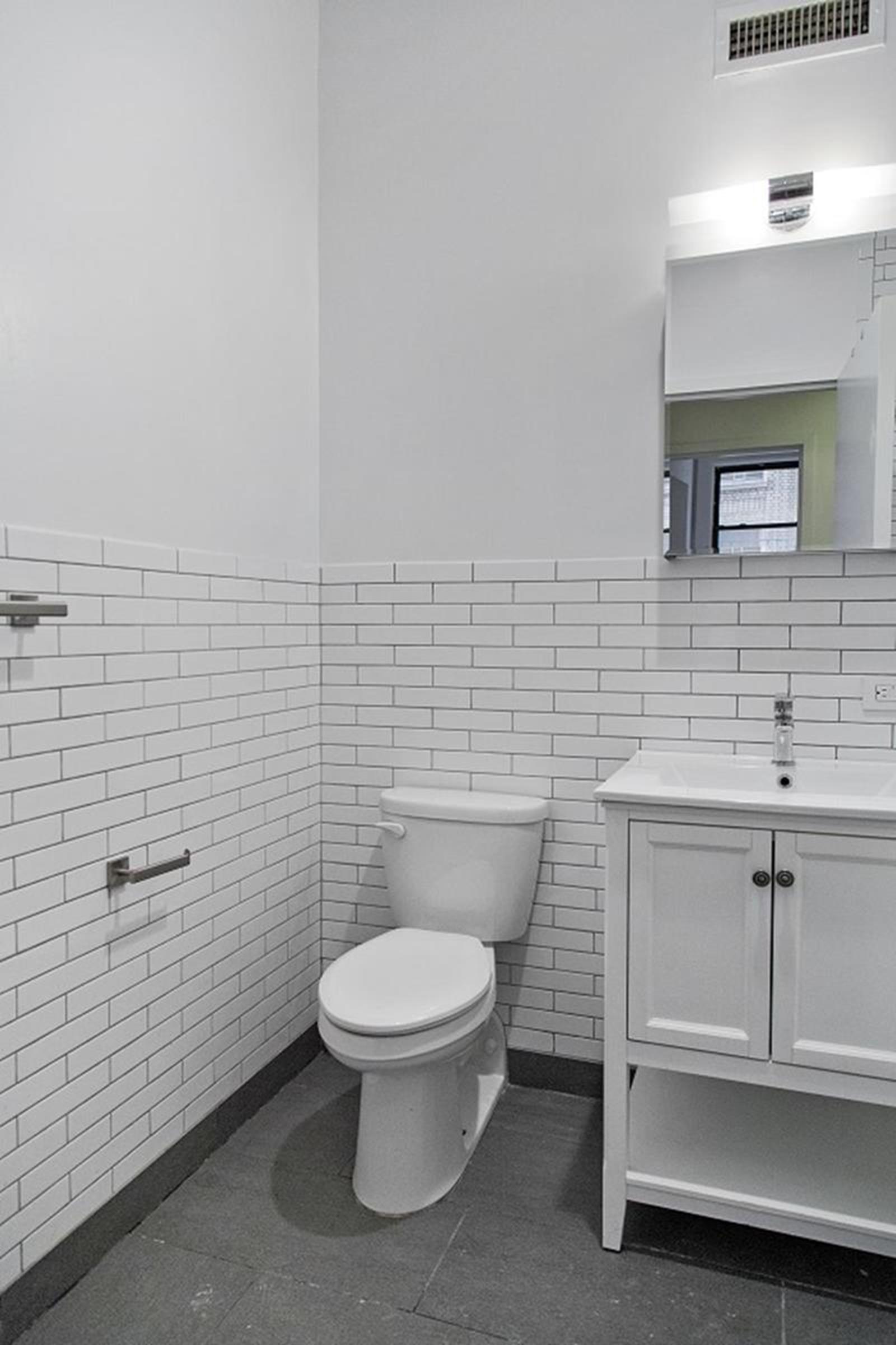 135 William Street, Apt 3-FLR