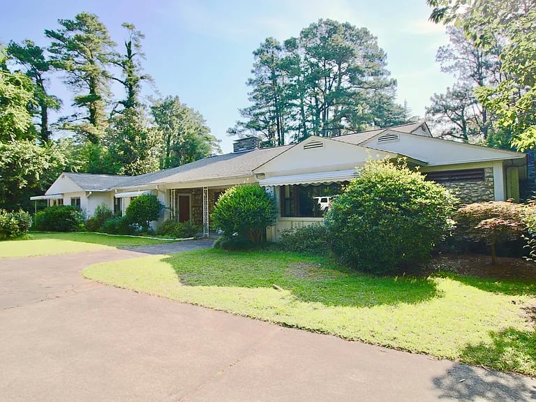 120 N Valley Rd