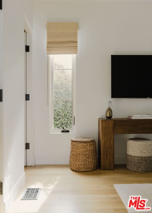 Solaris Pavilion, Westbourne Dr, 90048