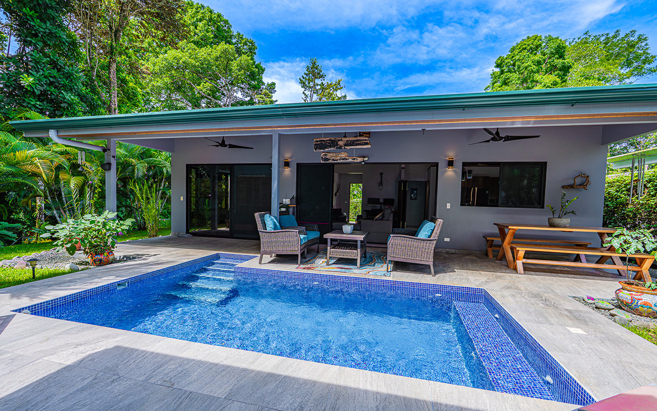 Home Near Downtown Uvita with Private Forest and Creek