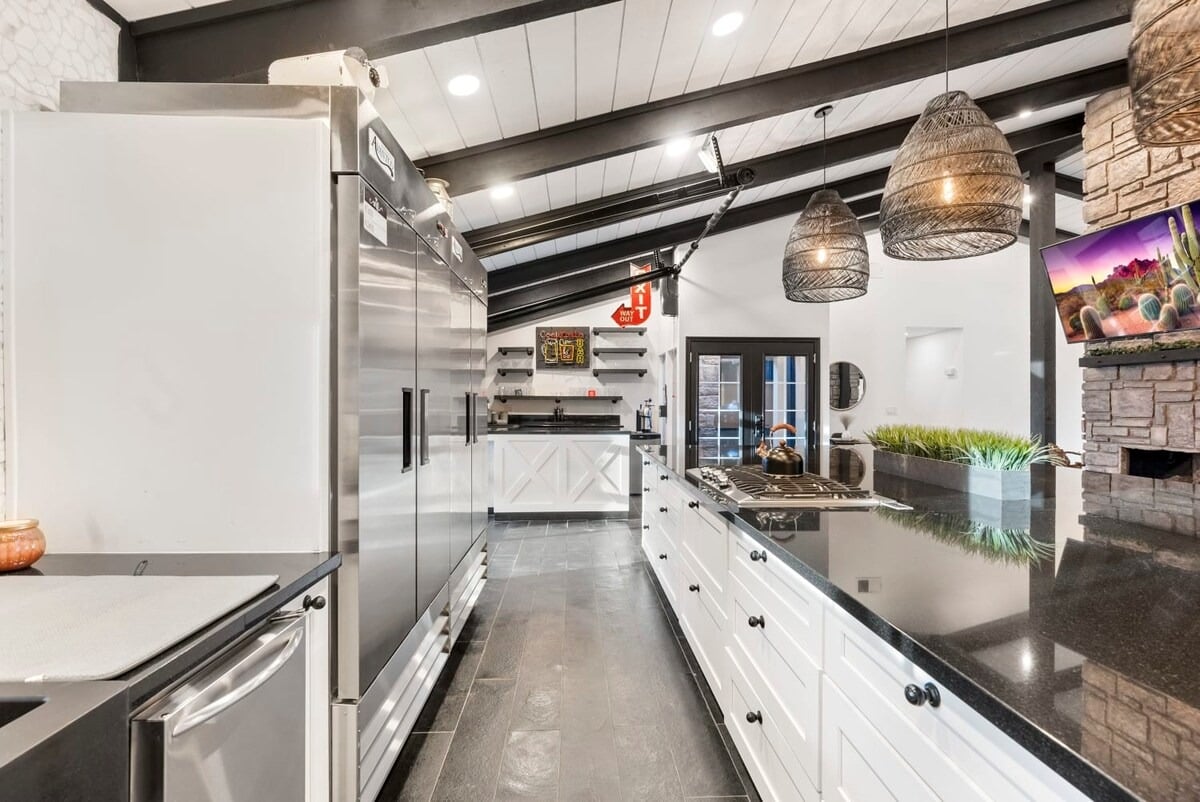 Phoenix Luxury! Pickleball | Free Heated Pool | Hot Tub