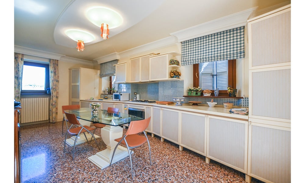 Villa With Stunning Seaview in Civitanova Marche, Le Marche
