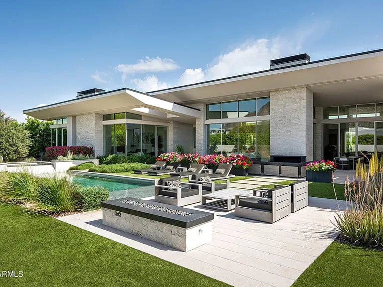 5611 N WILKINSON Road