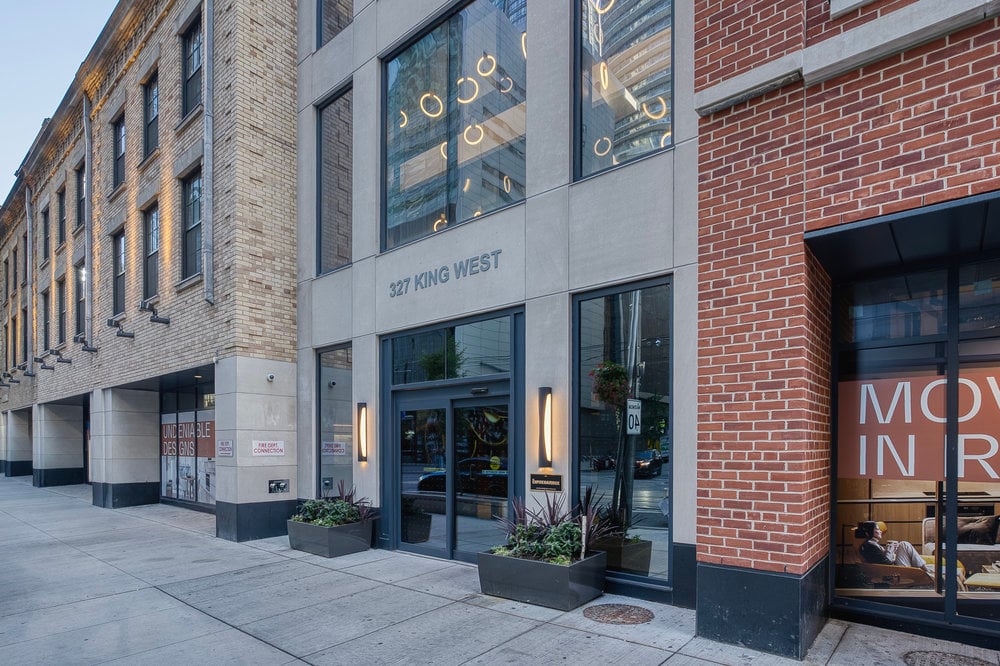 327 King Street W 1408