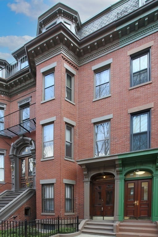 10 Wellington St.