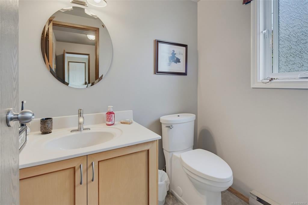 2056 Skyline Cres