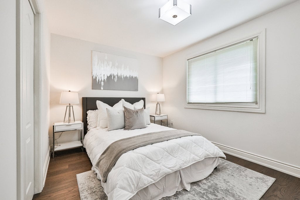 2500 Poplar Cres
