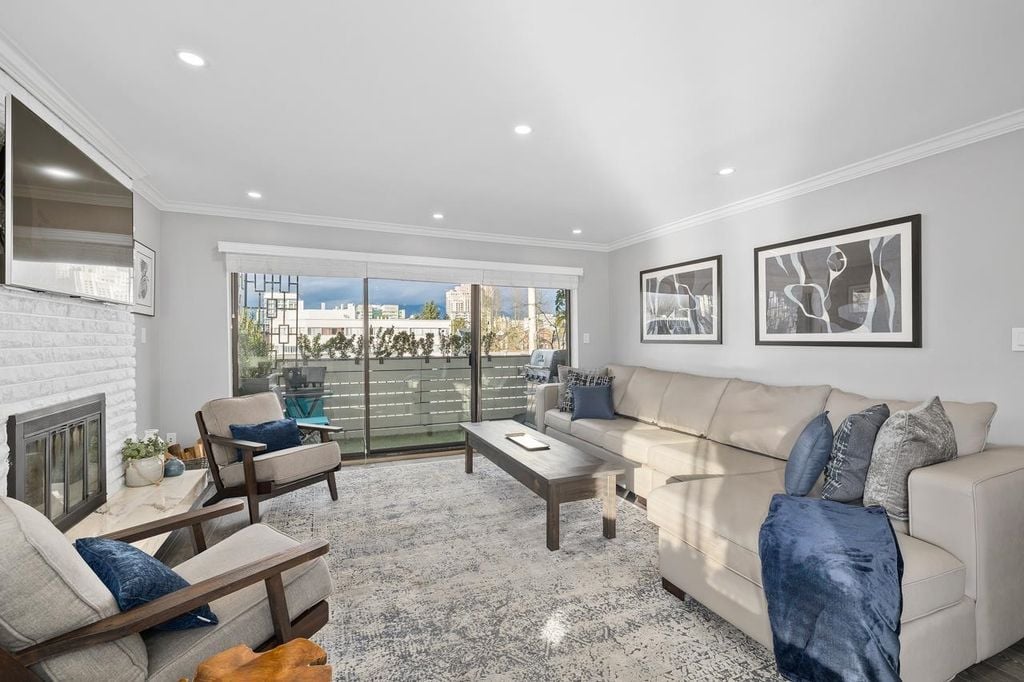 3264 Oak St, #308