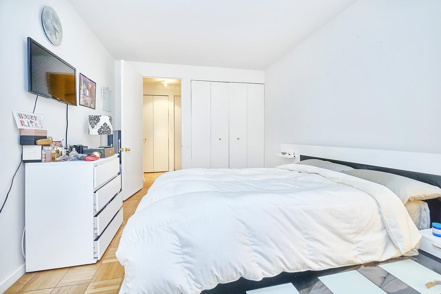 240 E 39th St, Unit 8K