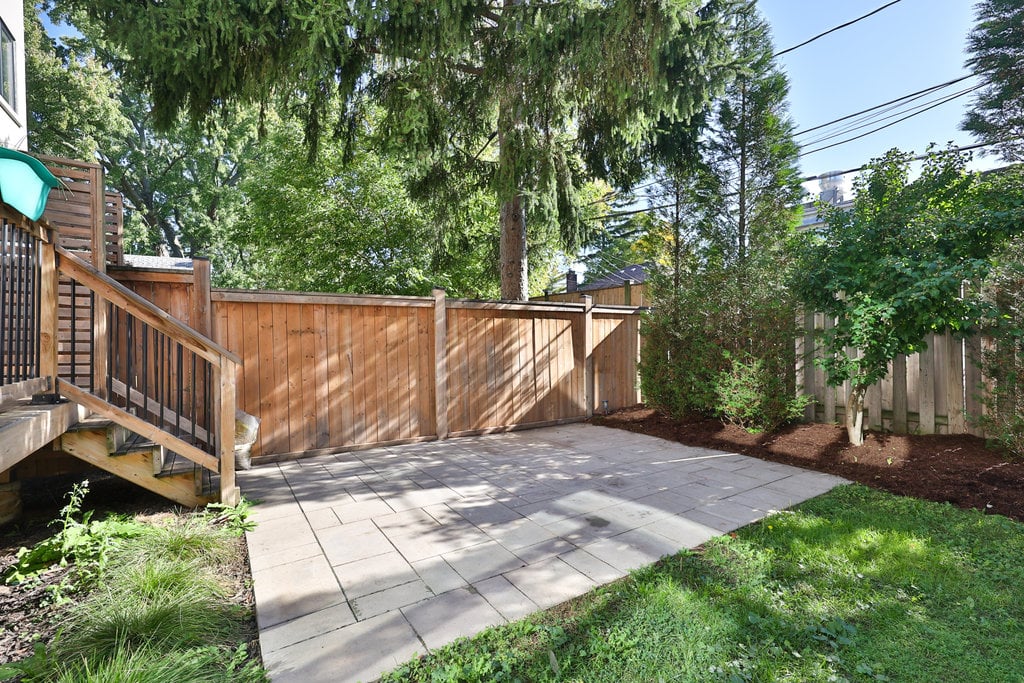 15A Tecumseth Ave