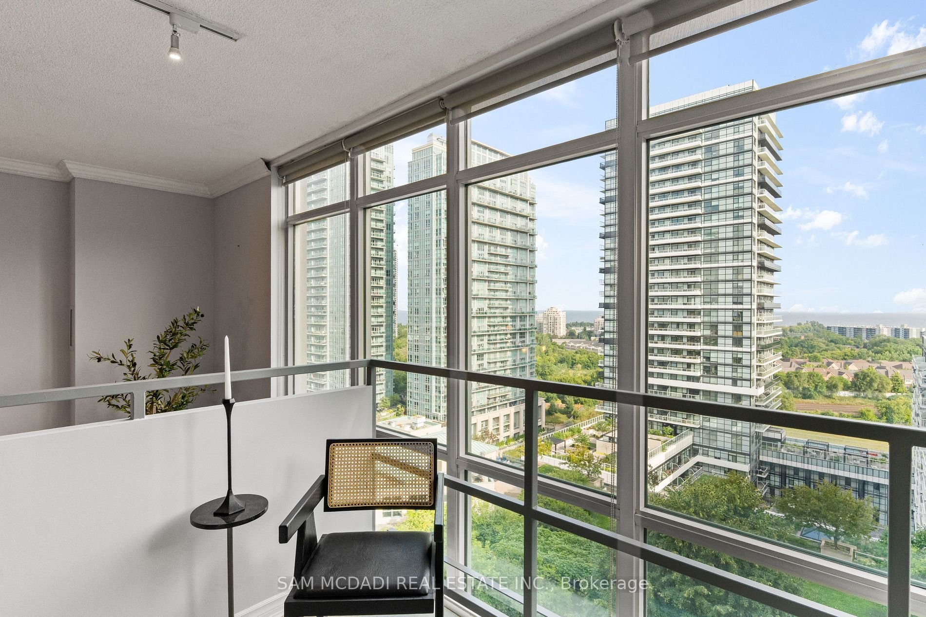DREAMY TWO-STOREY PENTHOUSE