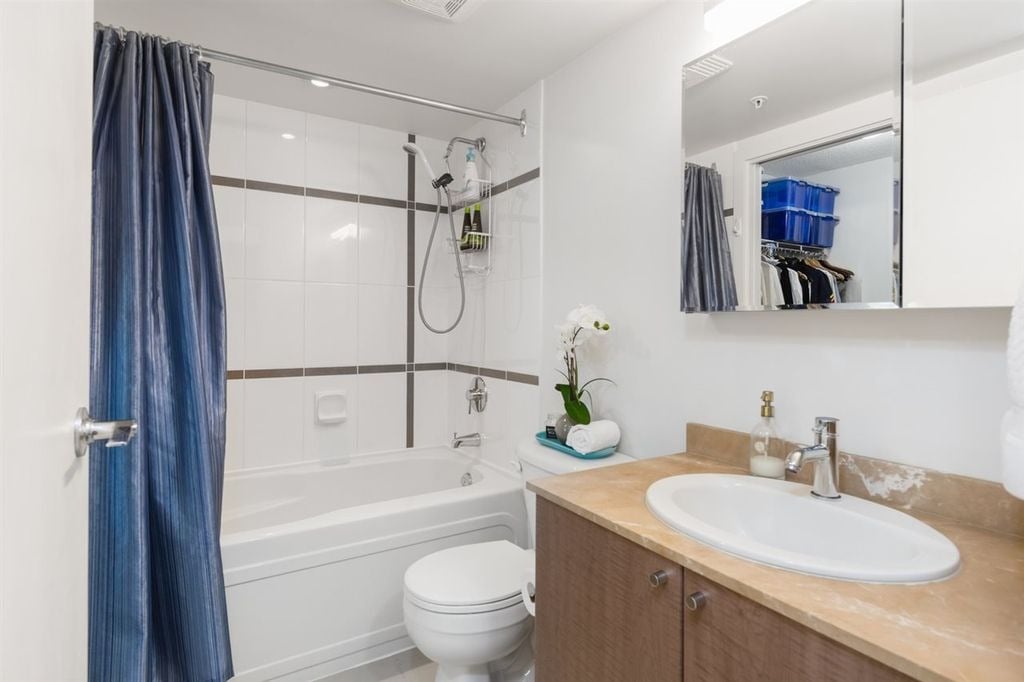 610 Granville St, #1403