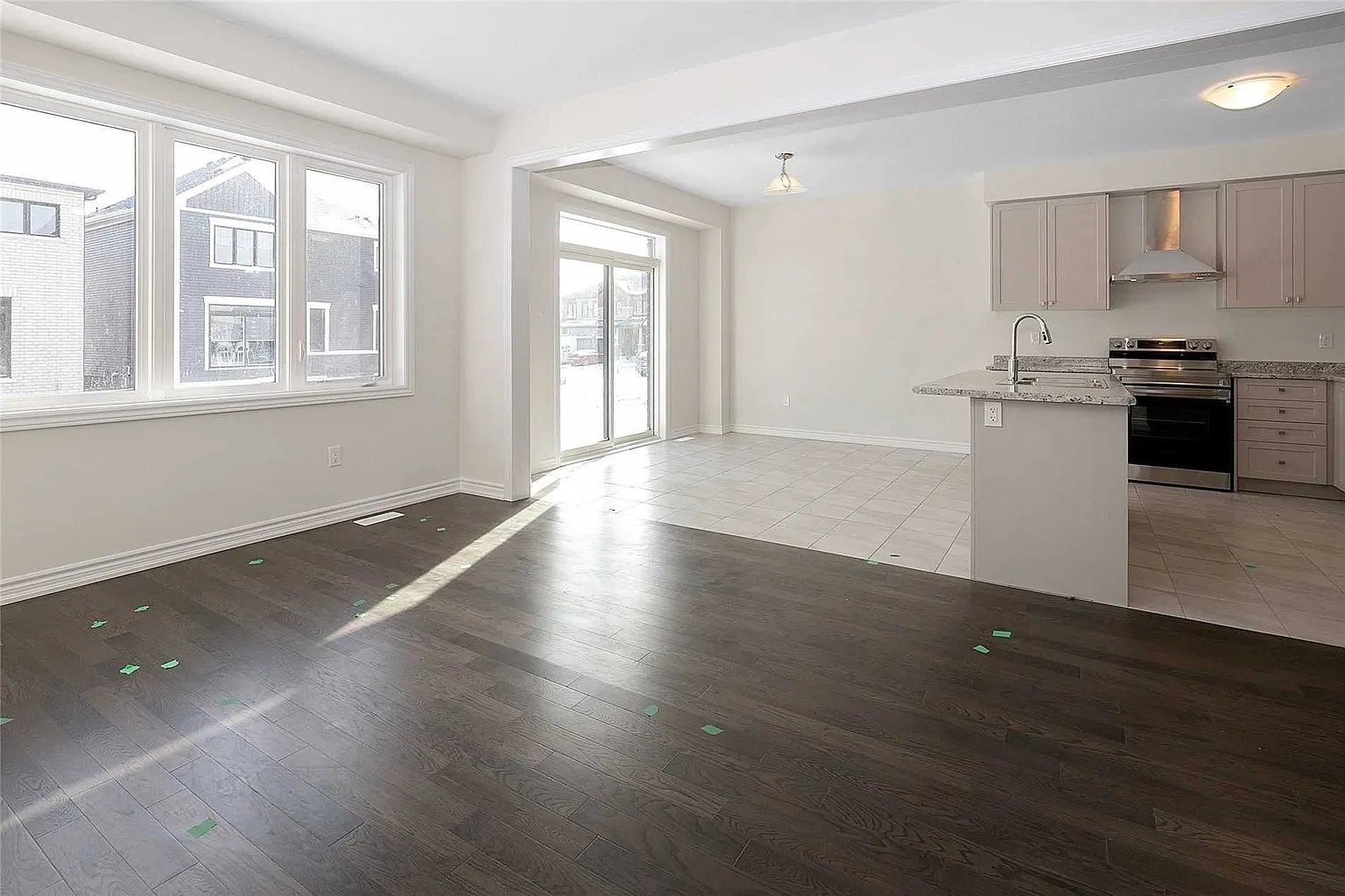 22 Charm Place N