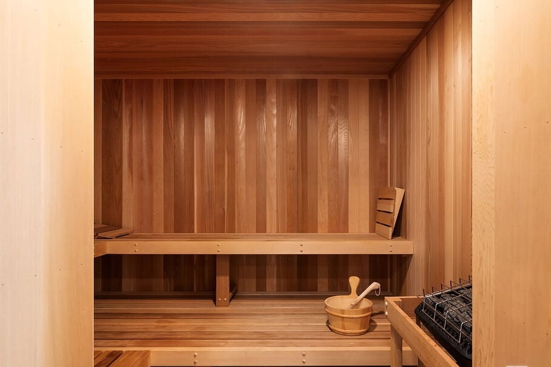 Mandeville Canyon Rd, 90049