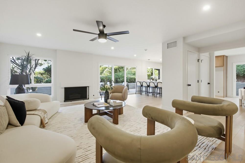 5580 Caminito Consuelo La Jolla, CA 92037