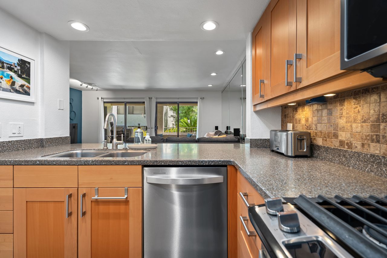 Miraleste Condo