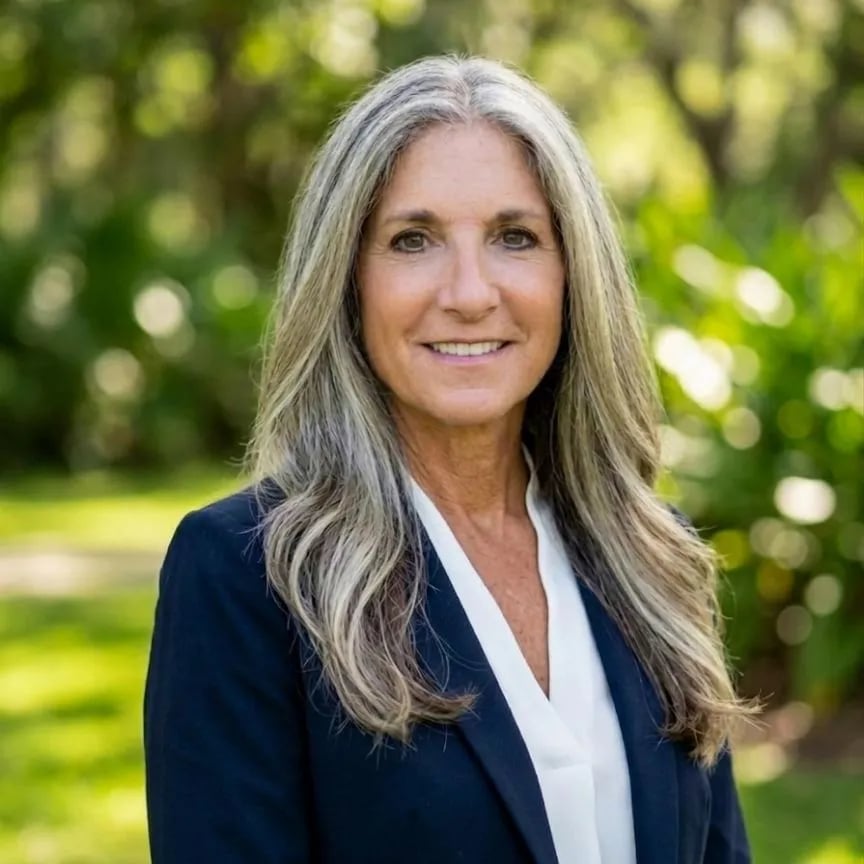 Jill Gold Listings.com real estate agent headshot