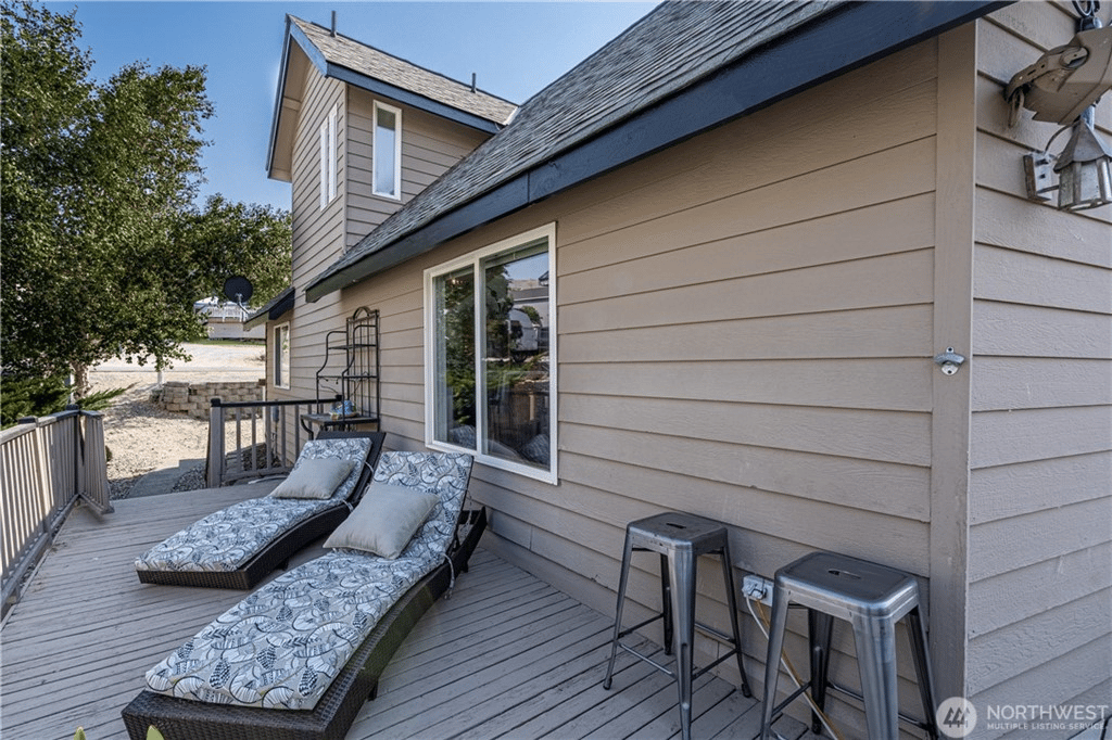 325 W Emerson Dr