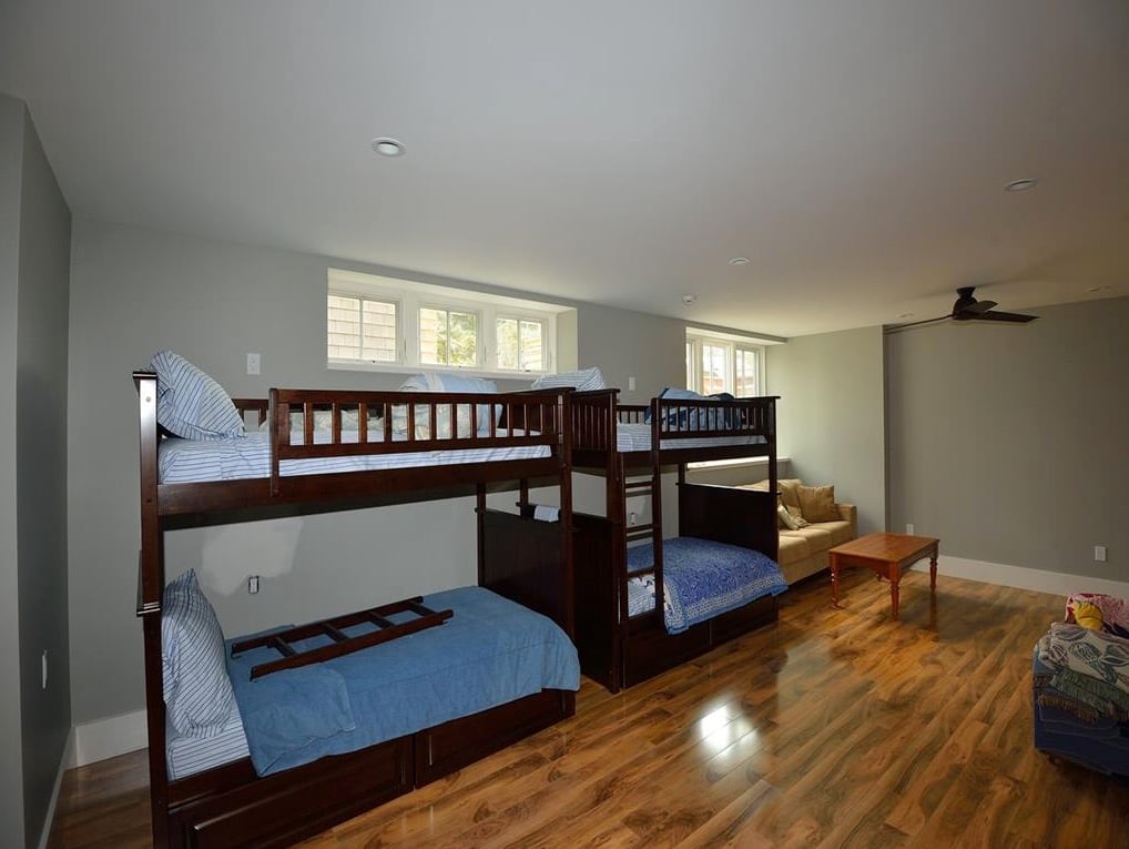 39 Naushon Rd