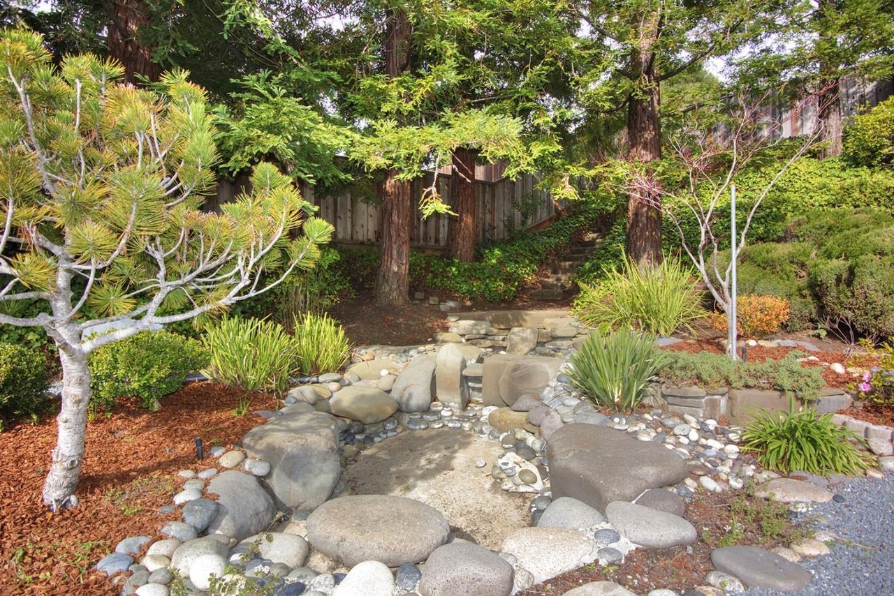 11332 Rolling Hills Dr