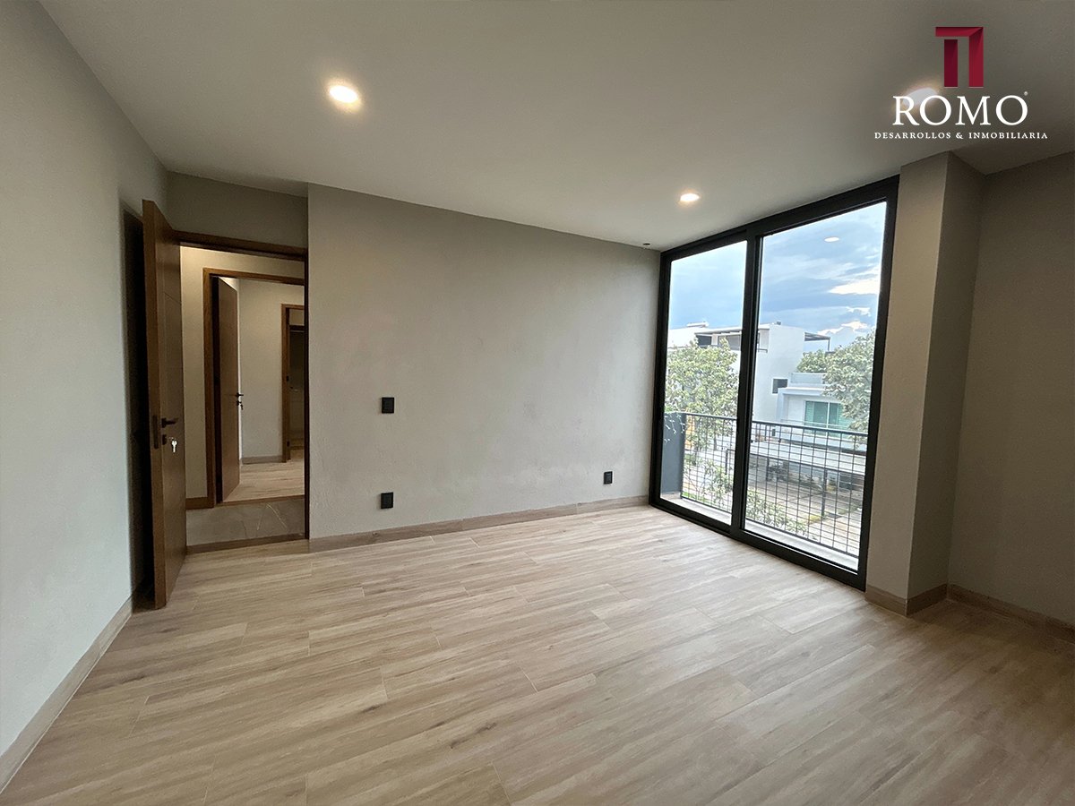 CASA CARRILLO EN VENTA EN BUGAMBILIAS $23'400,000.00 MN