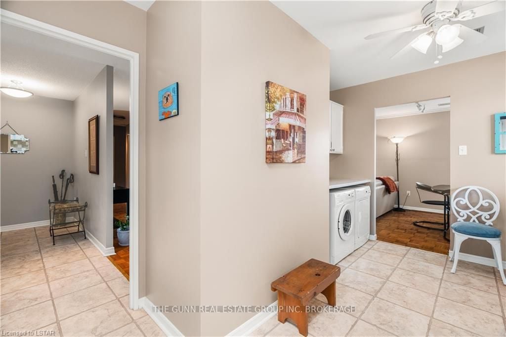 300 Everglade Cres 22