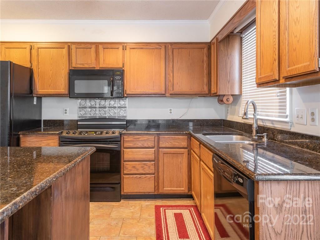 5400 Country Woods Dr