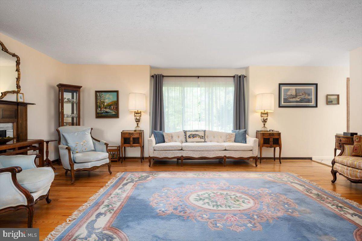 88 E Lake Dr