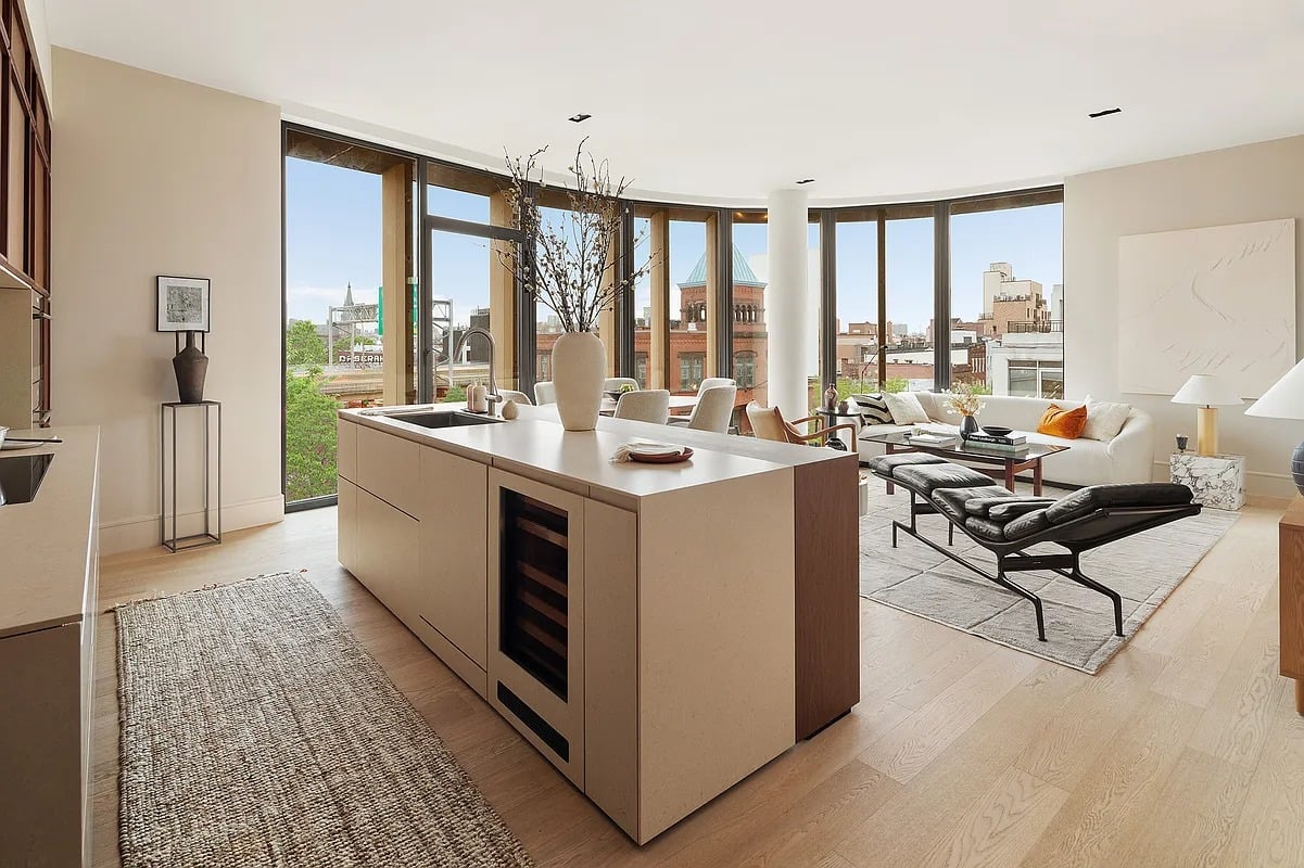 28 Herbert St #5B