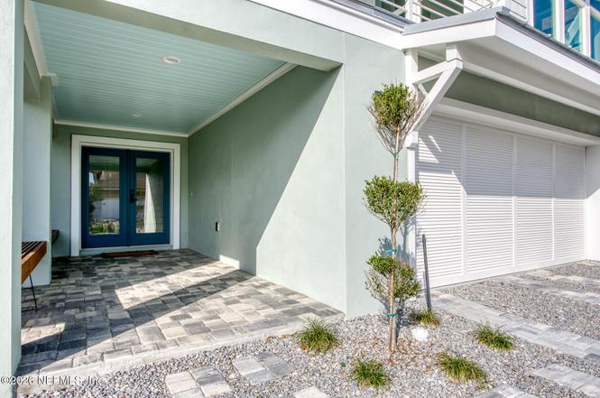 1812 Ocean Dr S