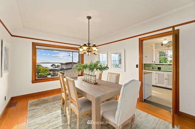 2315 W Viewmont Way W