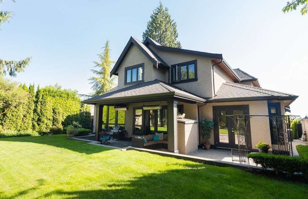 944 Beaumont Dr