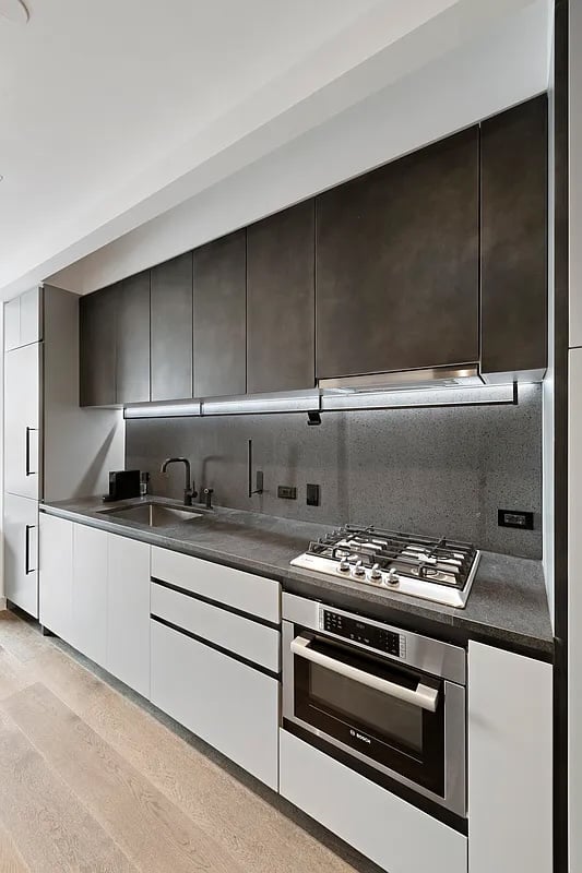 11 Hoyt St #19F