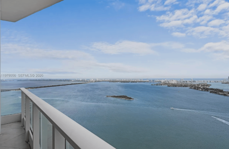 LUXURY IN THE MIAMI SKY