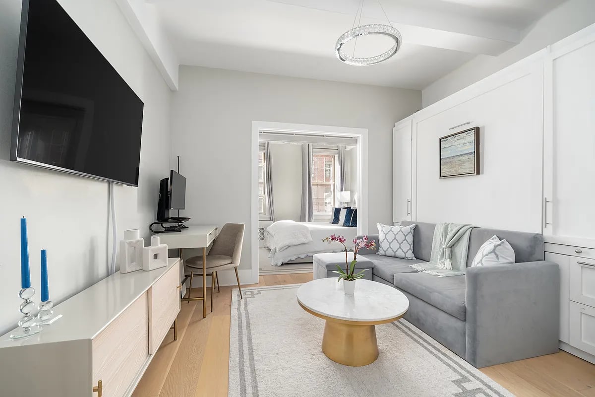 24 Fifth Ave #1212