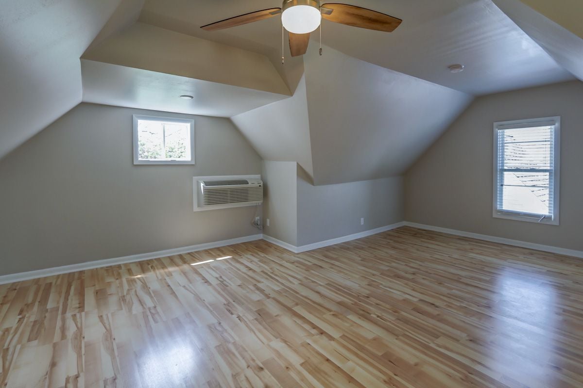 For Rent: 1213-15 Vilas Ave