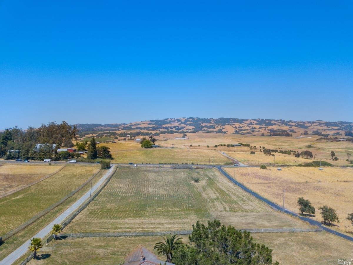 1660 Old Adobe Rd