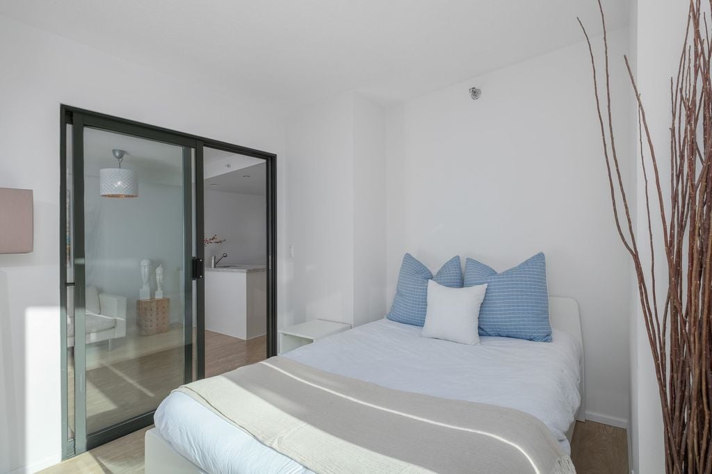 1331 W Georgia St, #707