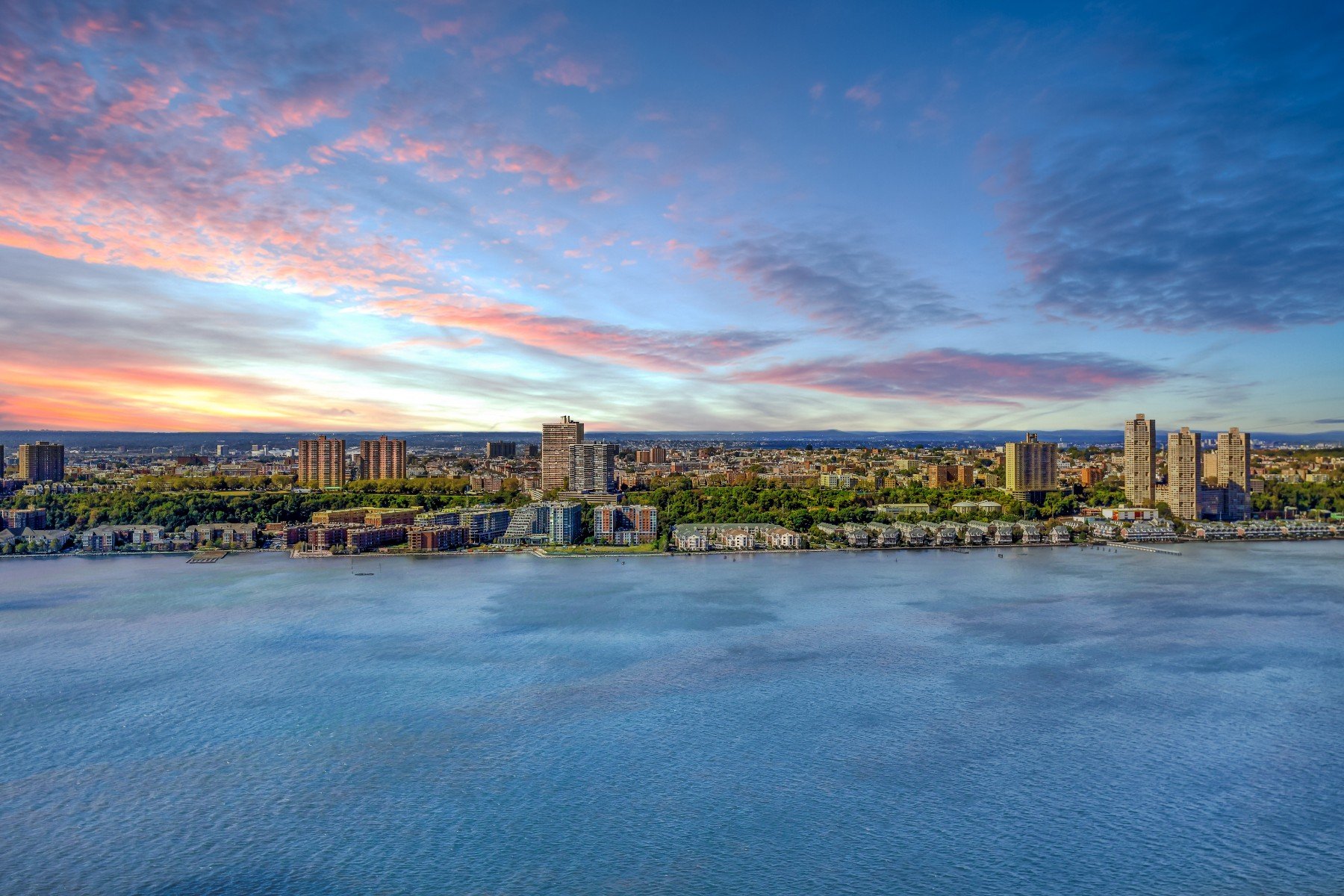 60 Riverside Boulevard, #PH-3901