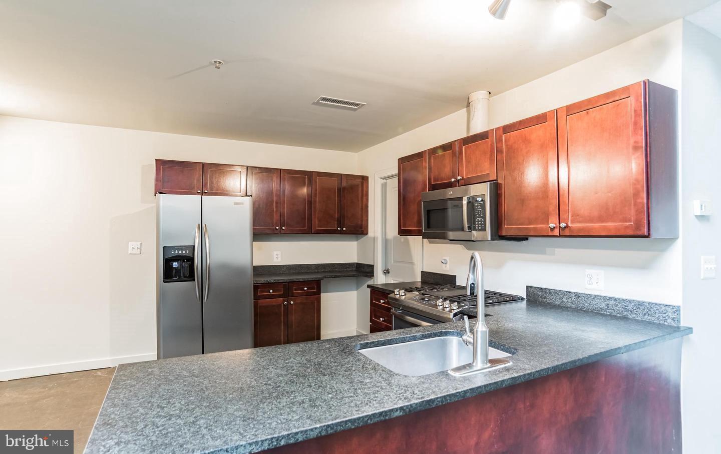 701 Lamont St NW 26