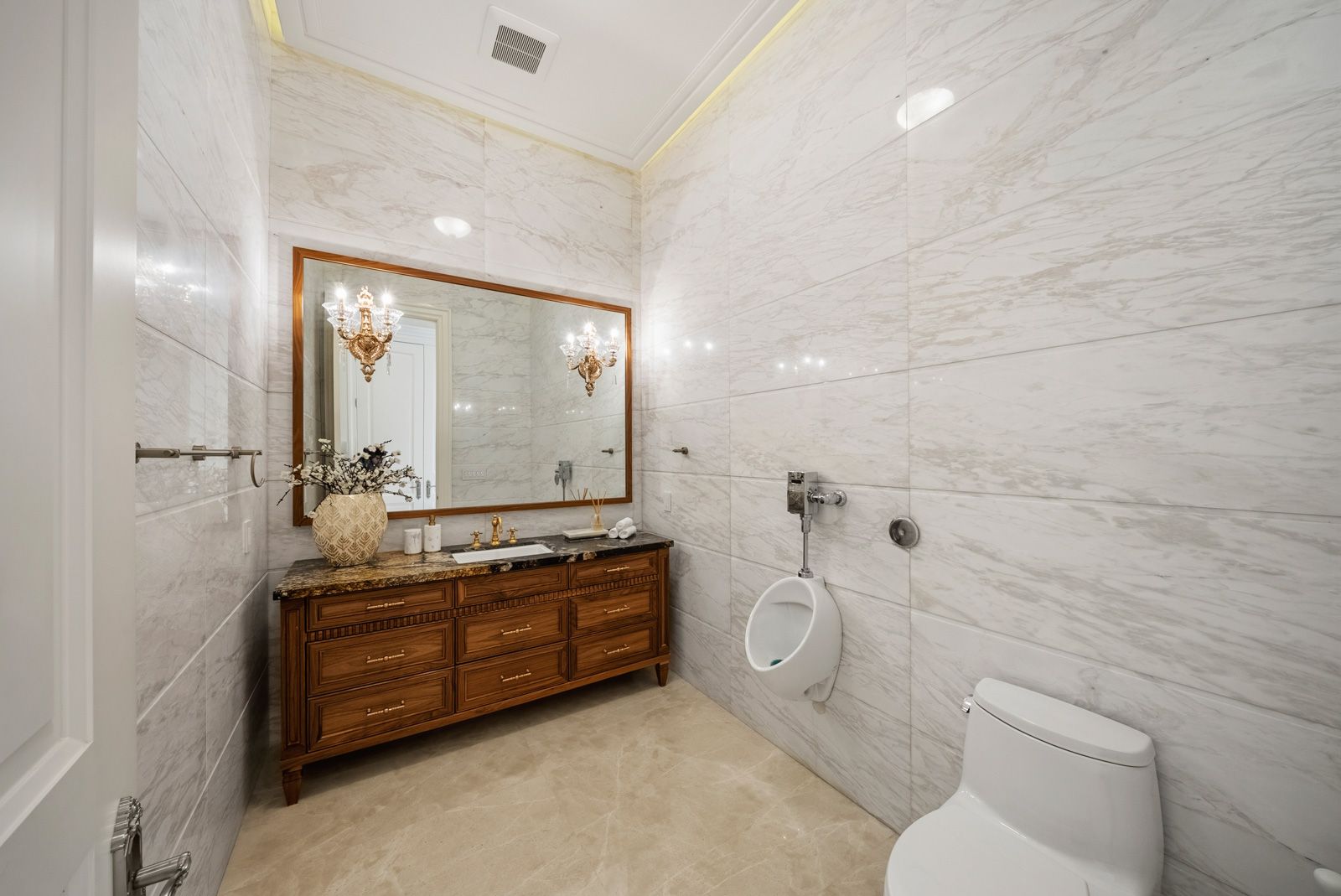 Grand Palatial Newly Completed