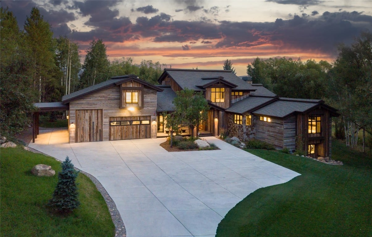 855 Fox Ln