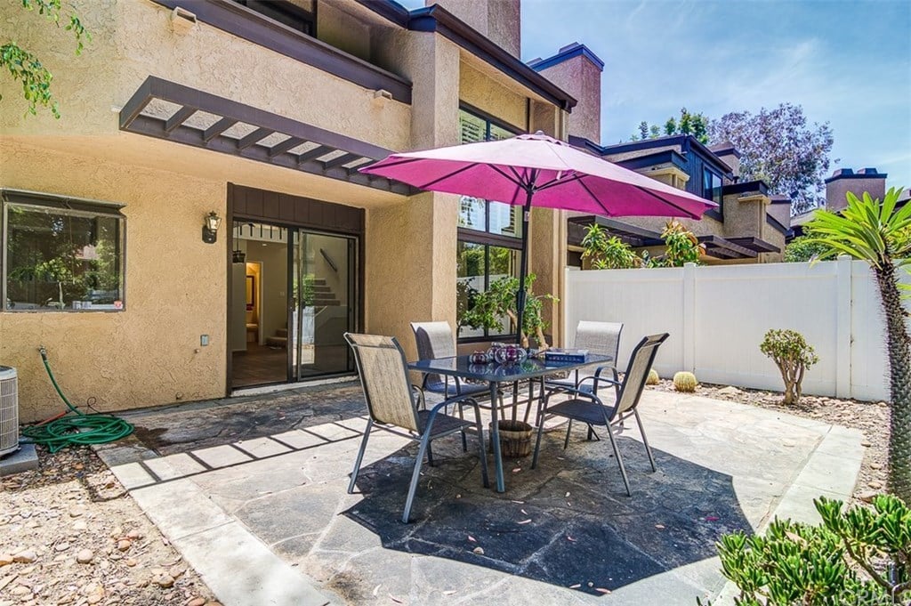 921 Lombard Ct