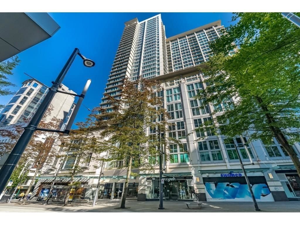 610 Granville St, #614