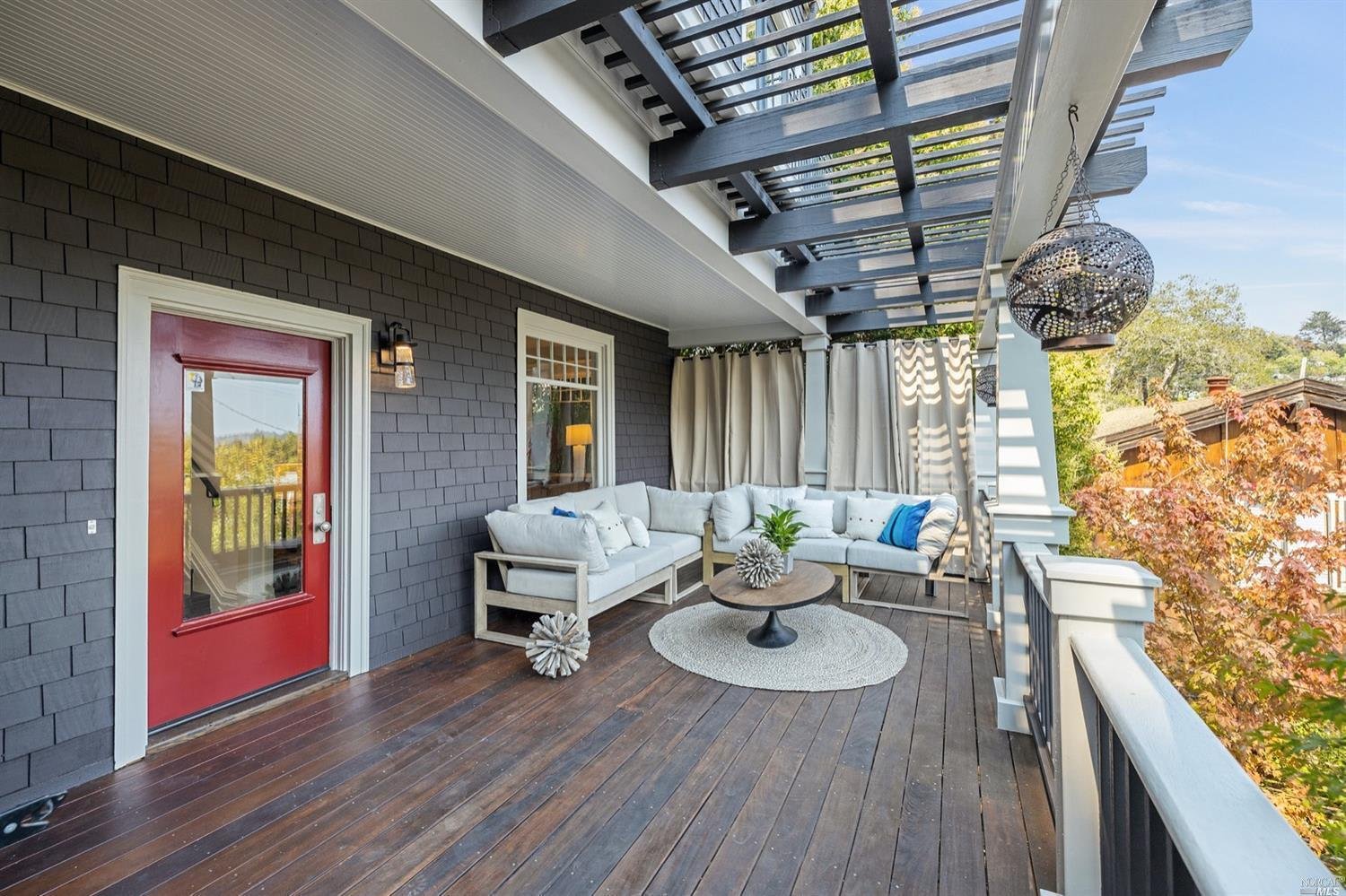 44 Bayview Avenue