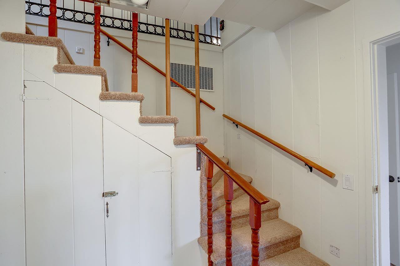6 Cielo Vista Pl